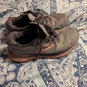 Women's Brooks Adrenaline Gts20 Size 10